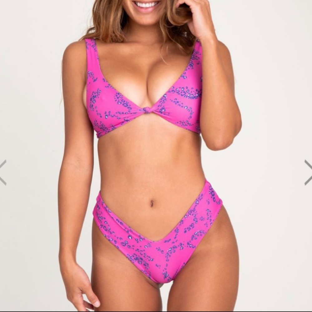 NWT SKATIE HOLLYWOOD MANDI BOTTOMS LARGE